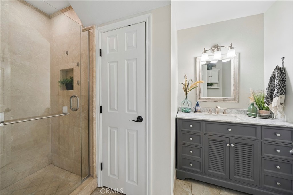 2414 Niagara Property Photo 8