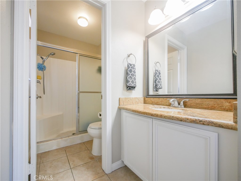 1518 Border G Property Photo 11