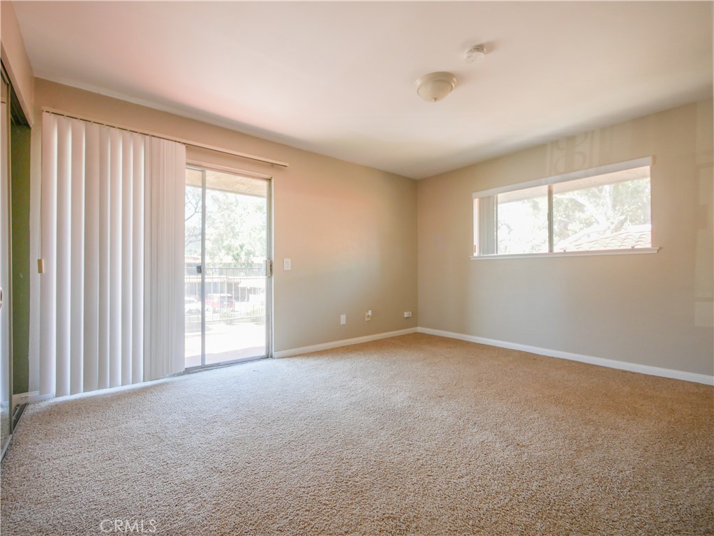 1518 Border G Property Photo 15