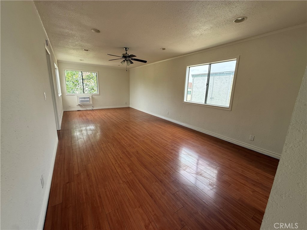 619 N Bristol 23 Property Photo 6