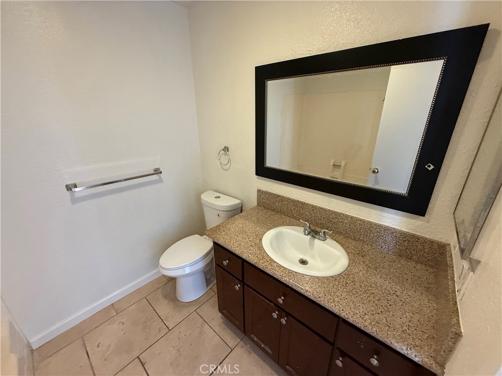 619 N Bristol 23 Property Photo 8