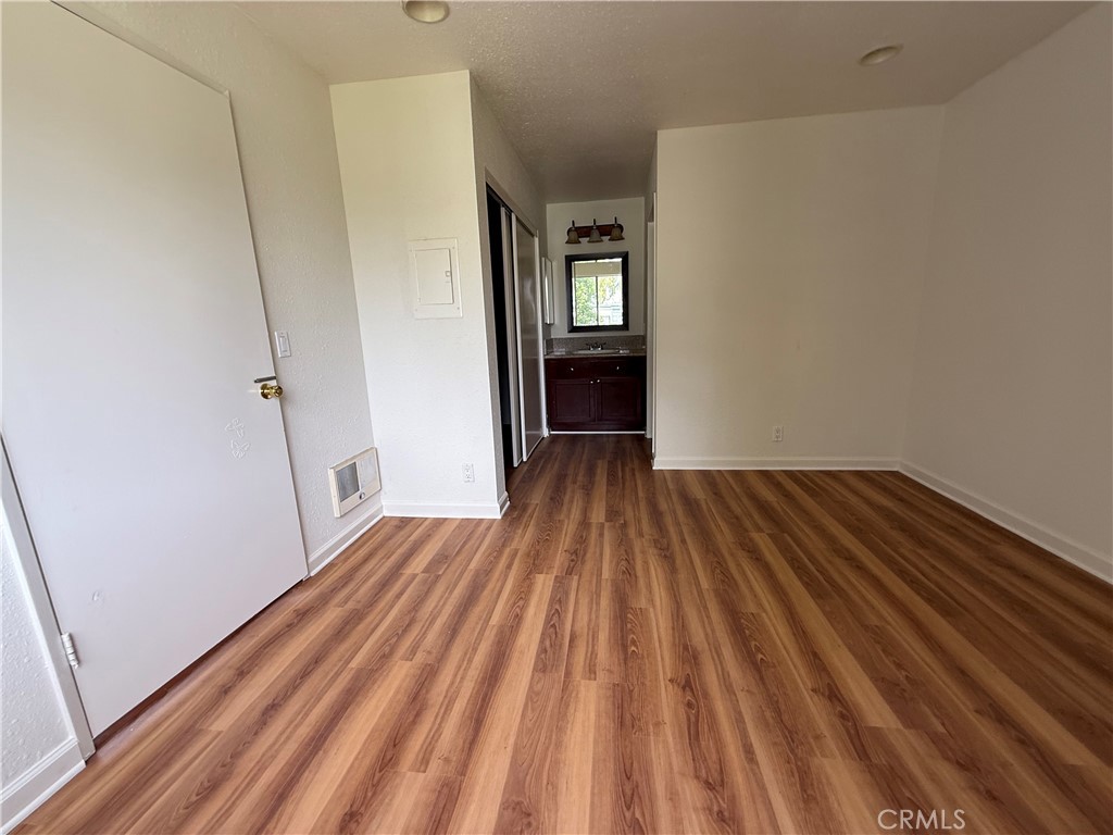 619 N Bristol 23 Property Photo 10