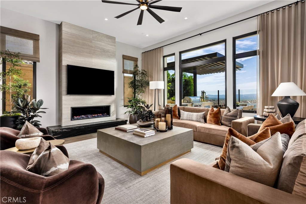 540 Sahara Property Photo 9