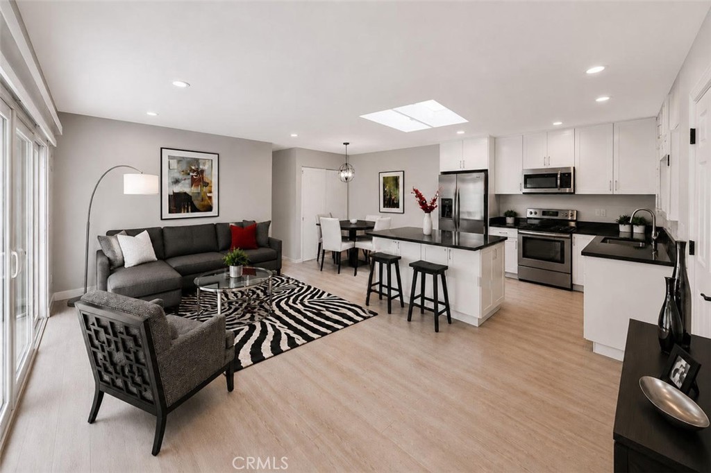 2313 Via Puerta Q Property Photo 2