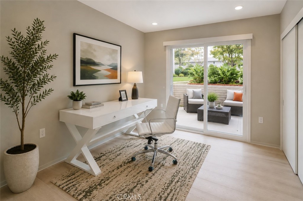 2313 Via Puerta Q Property Photo 6