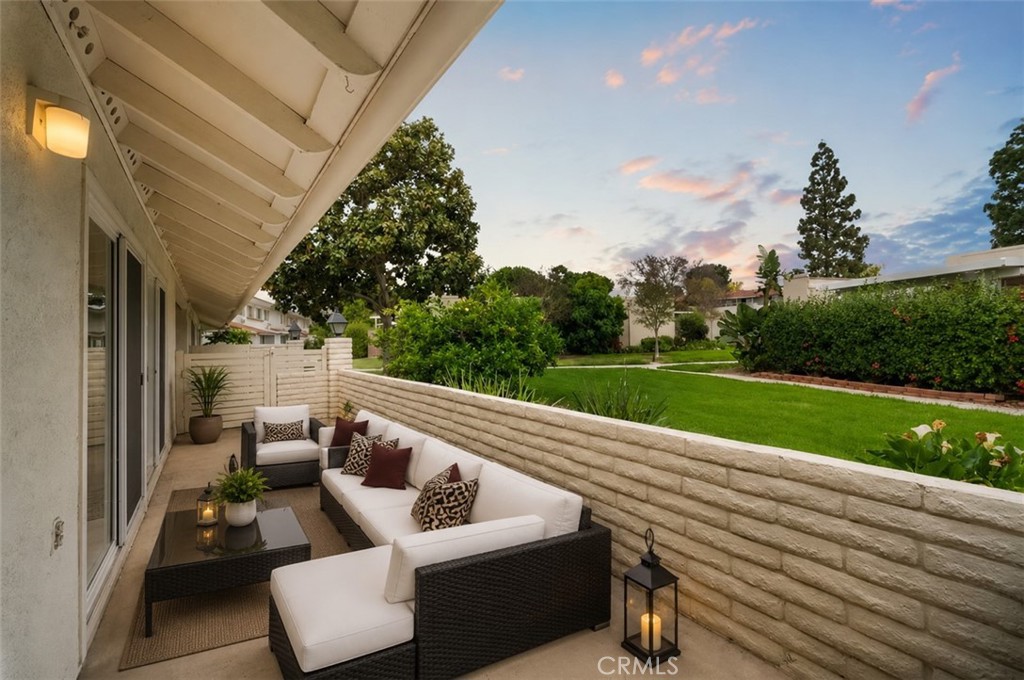 2313 Via Puerta Q Property Photo 7