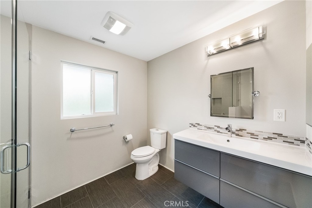 2313 Via Puerta Q Property Photo 11