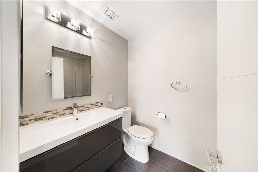 2313 Via Puerta Q Property Photo 14