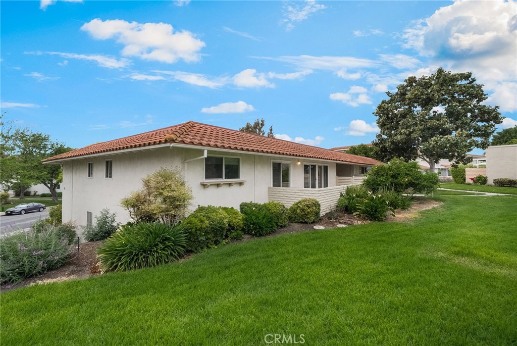 2313 Via Puerta Q Property Photo 49