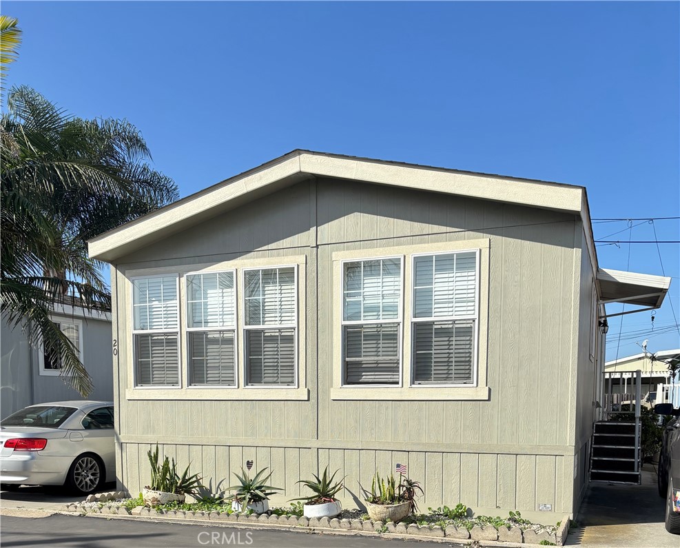 1684 Whittier Avenue 20 Property Photo 1