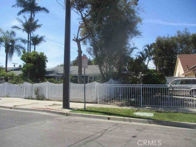 13571 Laurinda Way Property Photo 2