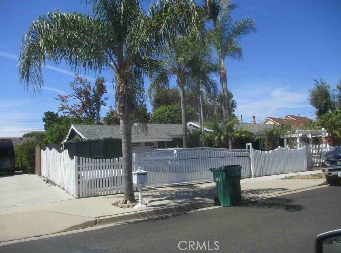 13571 Laurinda Way Property Photo 3