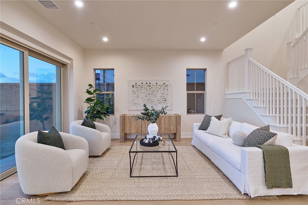 103 Oakstone Property Photo 3