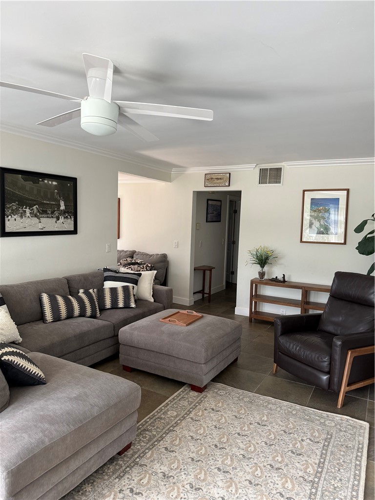 2522 University Property Photo 9