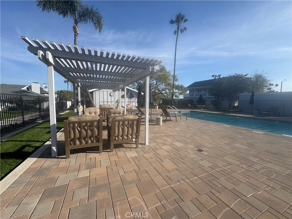 2522 University Property Photo 17