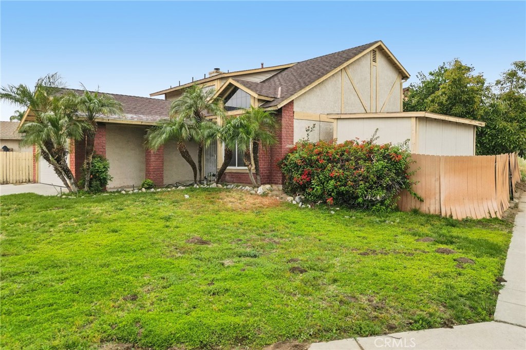 2372 Leta Property Photo 3