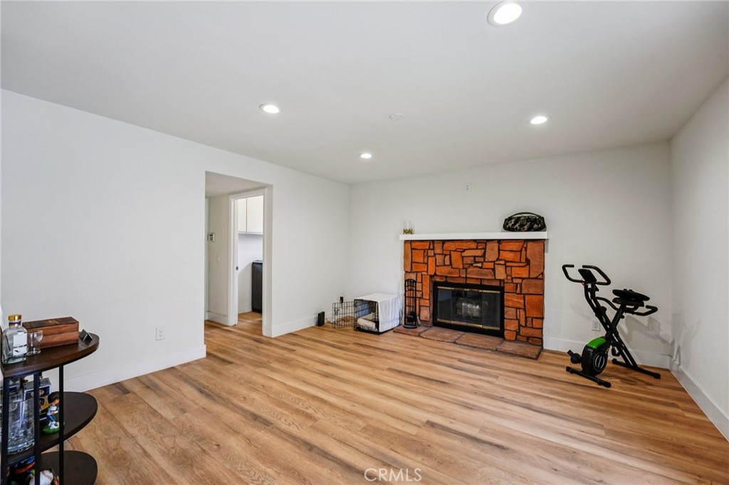 2372 Leta Property Photo 6