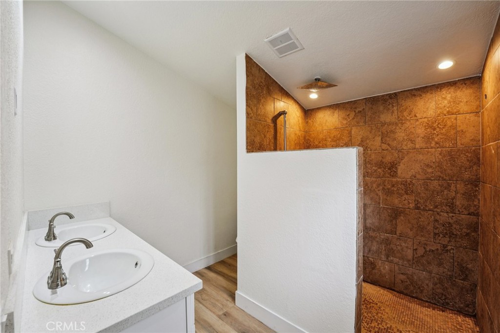 2372 Leta Property Photo 14