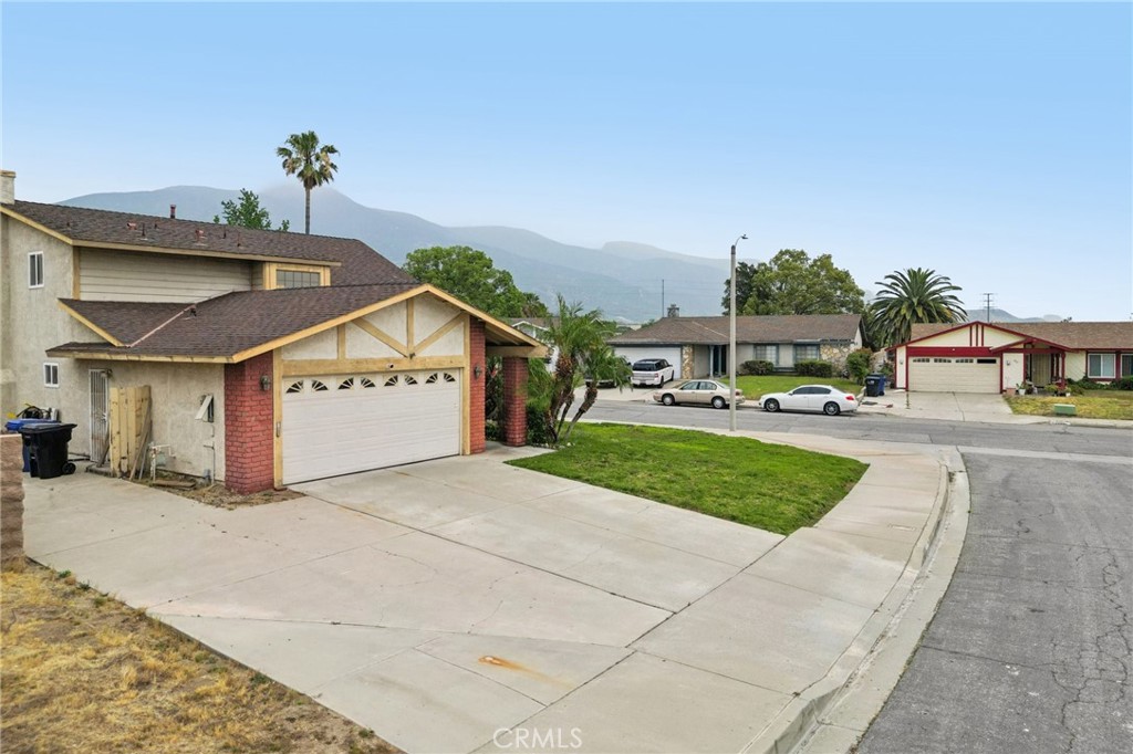 2372 Leta Property Photo 31
