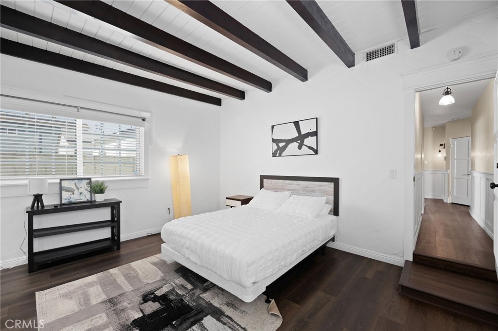 8319 S Van Ness Property Photo 14