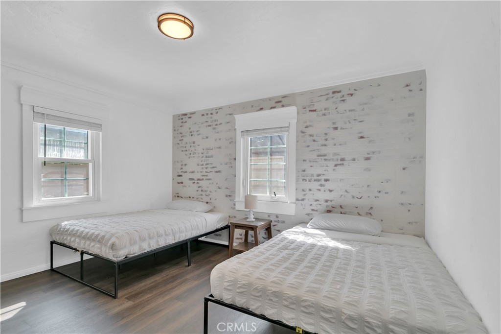 8319 S Van Ness Property Photo 17