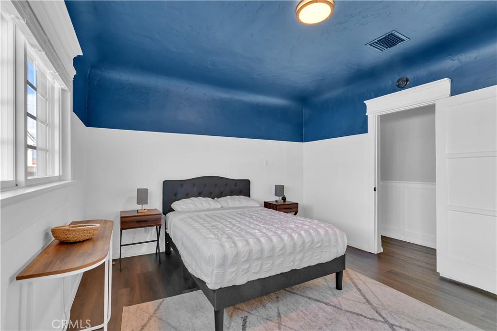 8319 S Van Ness Property Photo 19