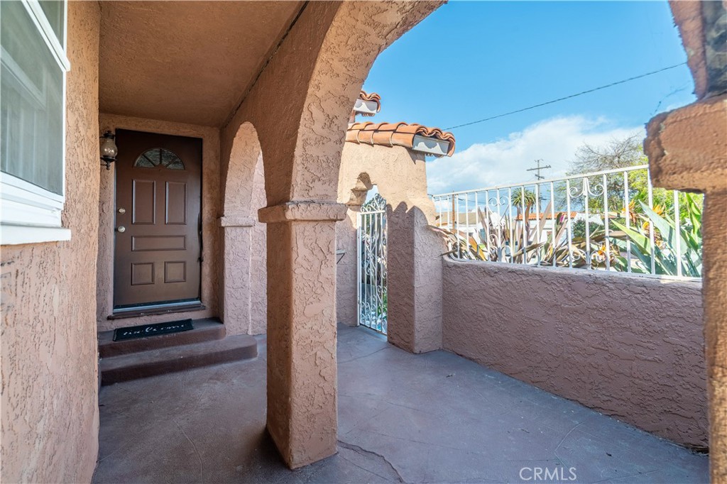 8319 S Van Ness Property Photo 26