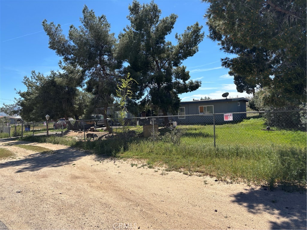 17047 Eucalyptus Property Photo 1