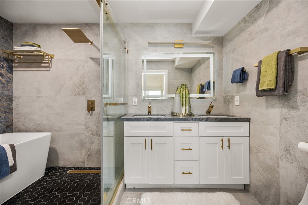 17110 Bluewater Lane Property Photo 36