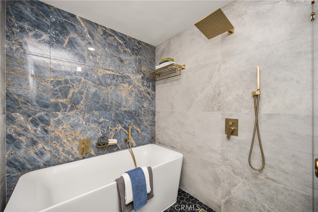 17110 Bluewater Lane Property Photo 40