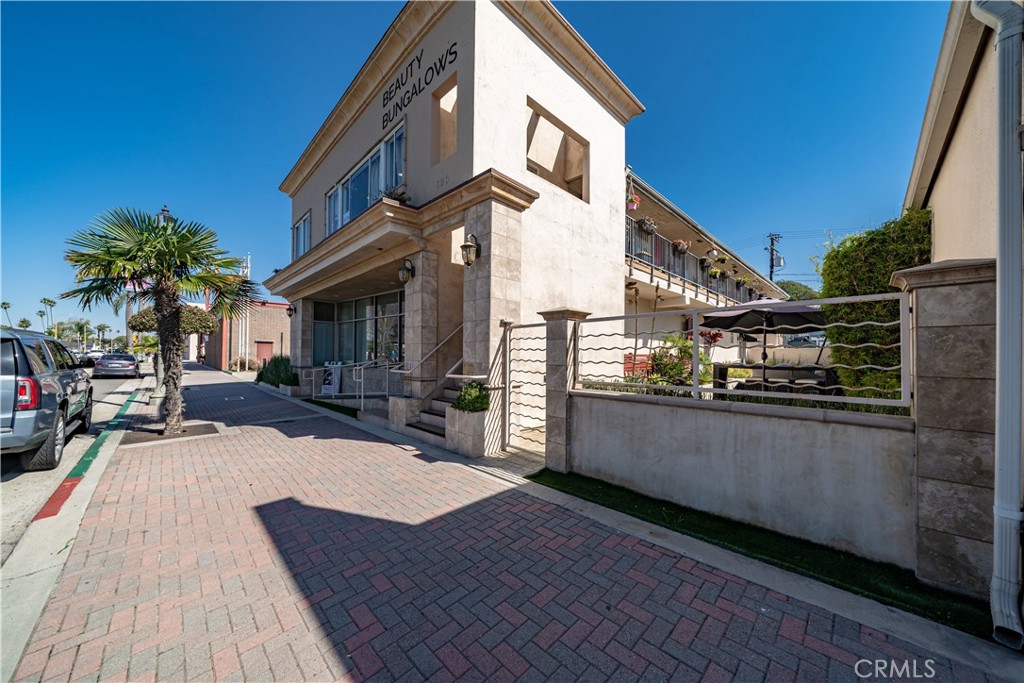 526 Main Property Photo 13