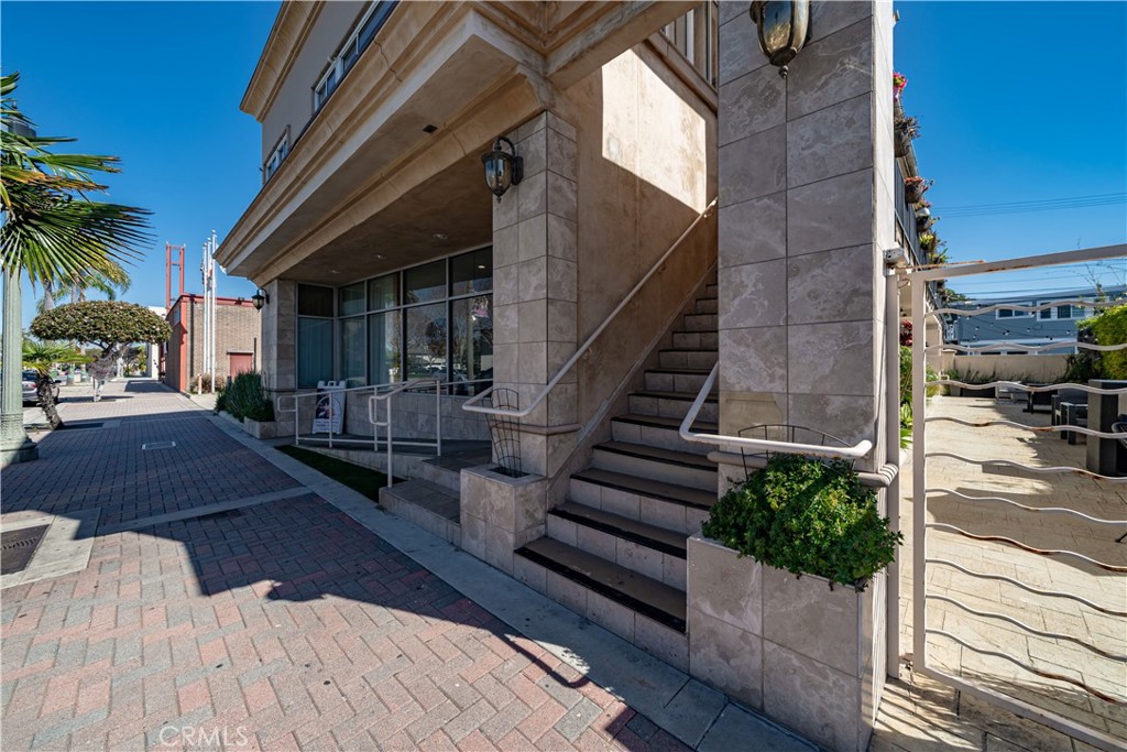 526 Main Property Photo 14