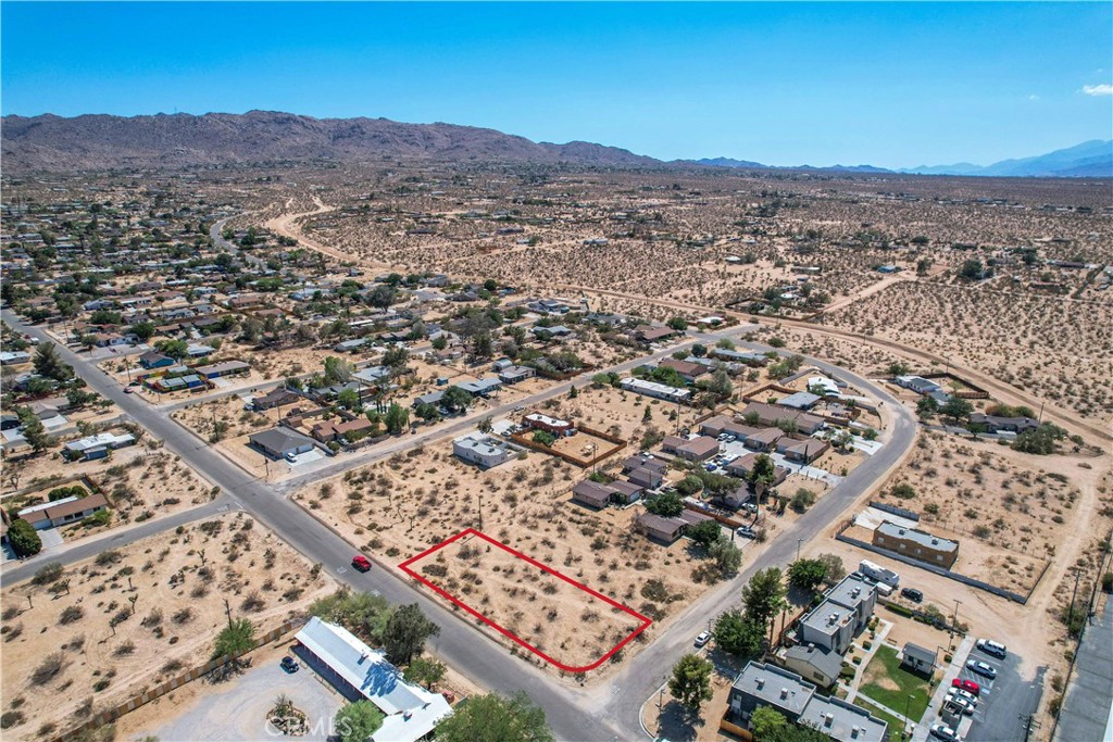 6650 Hillview Road Property Photo 1