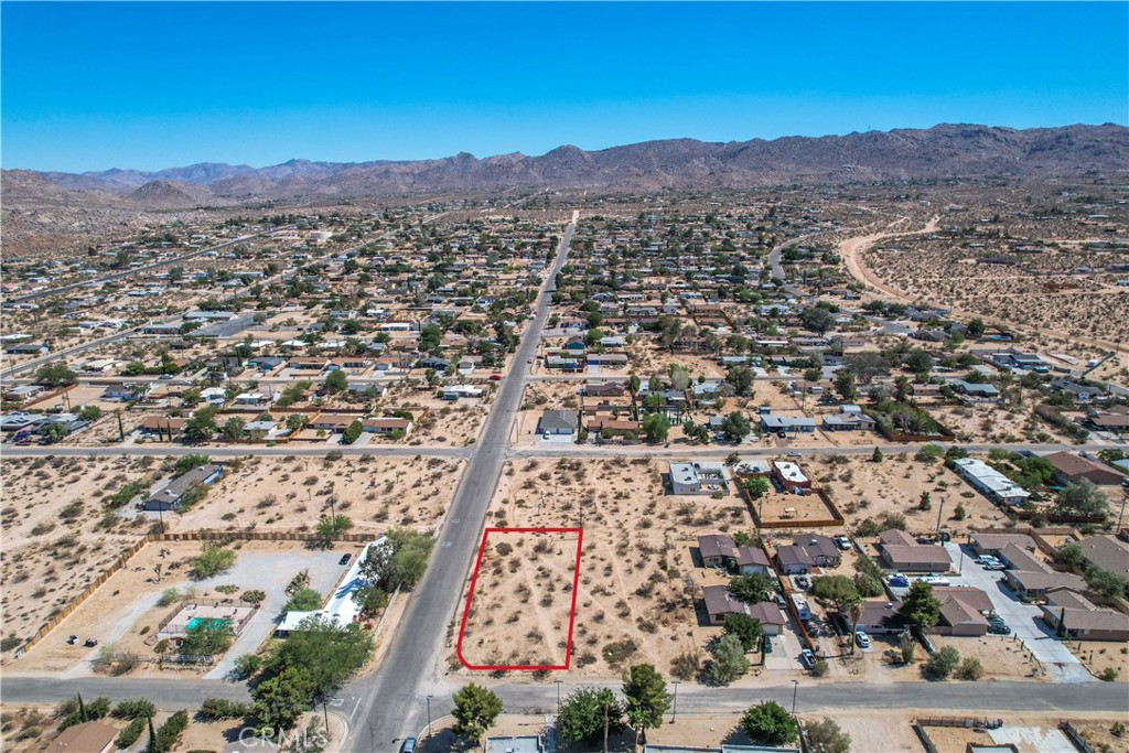 6650 Hillview Road Property Photo 2