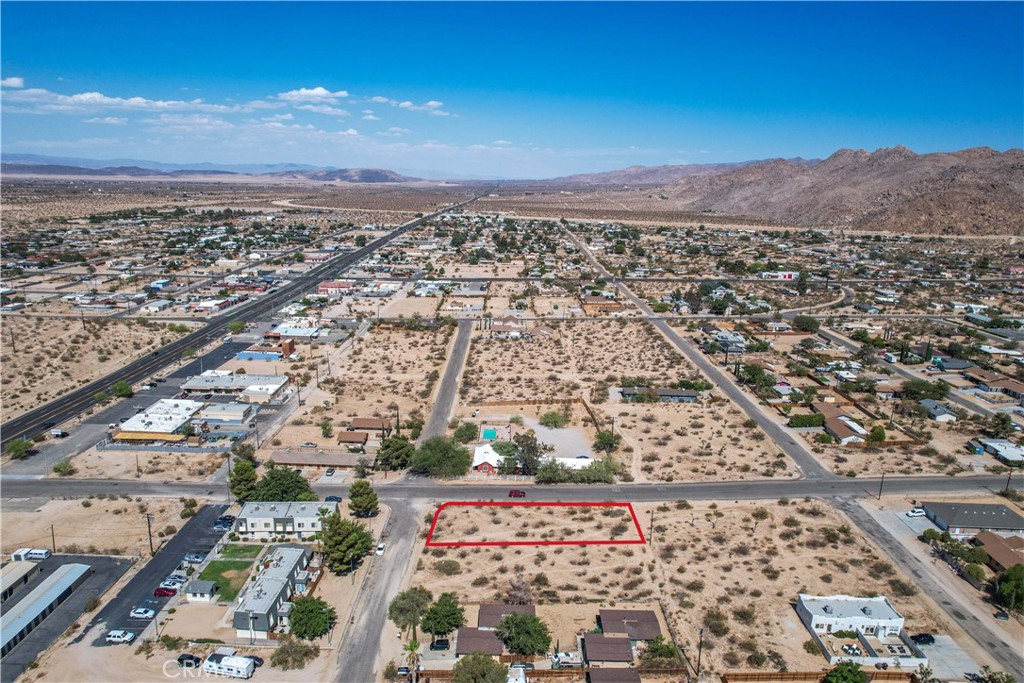 6650 Hillview Road Property Photo 4