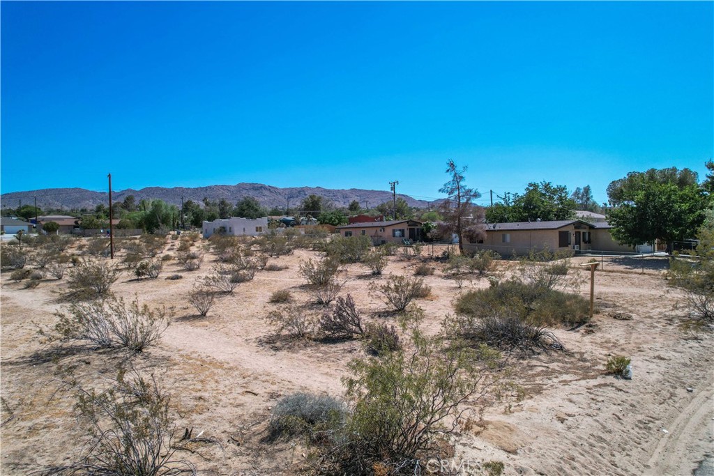 6650 Hillview Road Property Photo 7