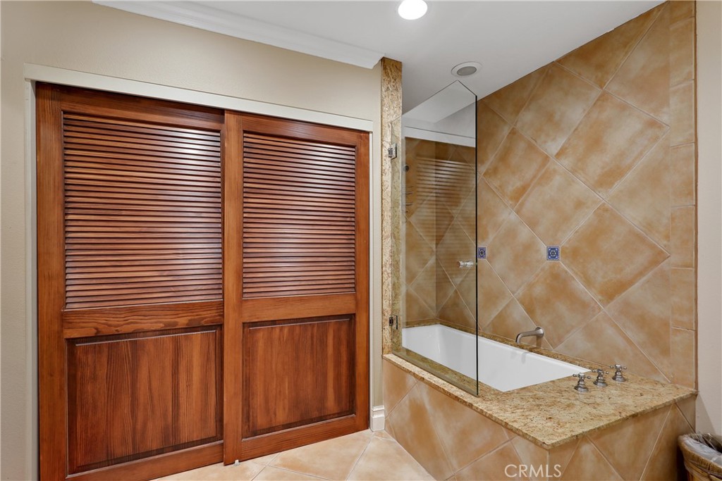 6 Tortosa Property Photo 17