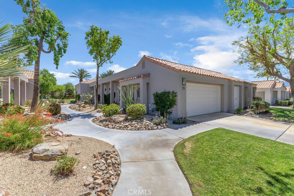 28 Oak Tree Property Photo 4