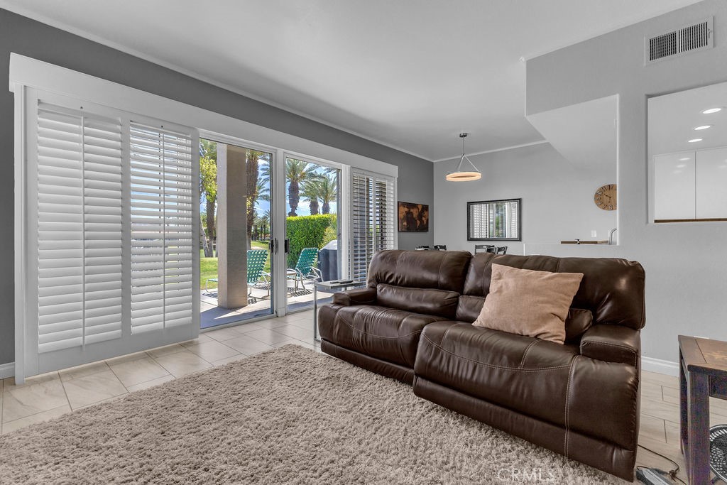 28 Oak Tree Property Photo 11