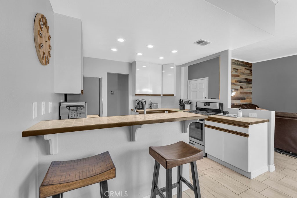 28 Oak Tree Property Photo 16