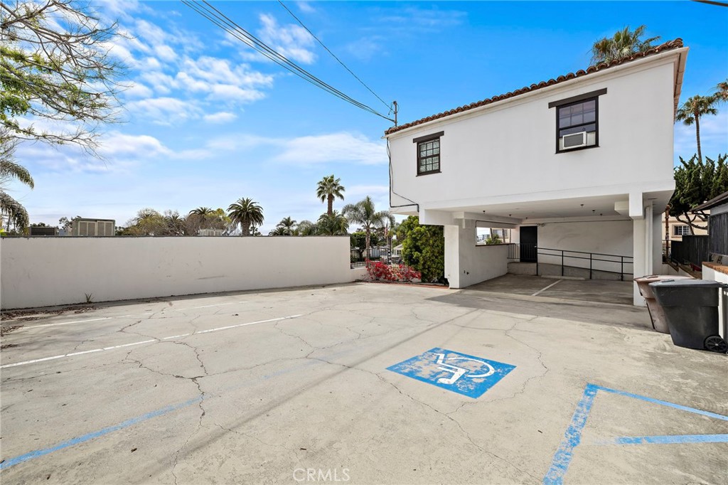 2011 S El Camino Real Property Photo 8