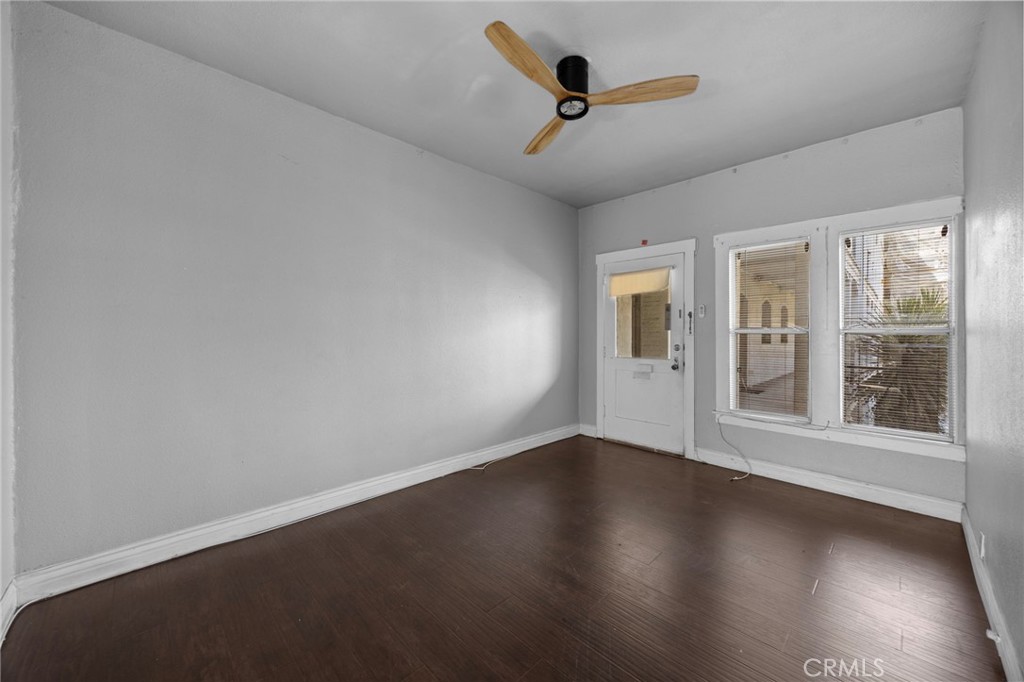 4125 S Figueroa 202 Property Photo 7