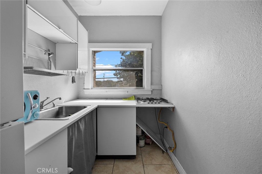 4125 S Figueroa 202 Property Photo 9