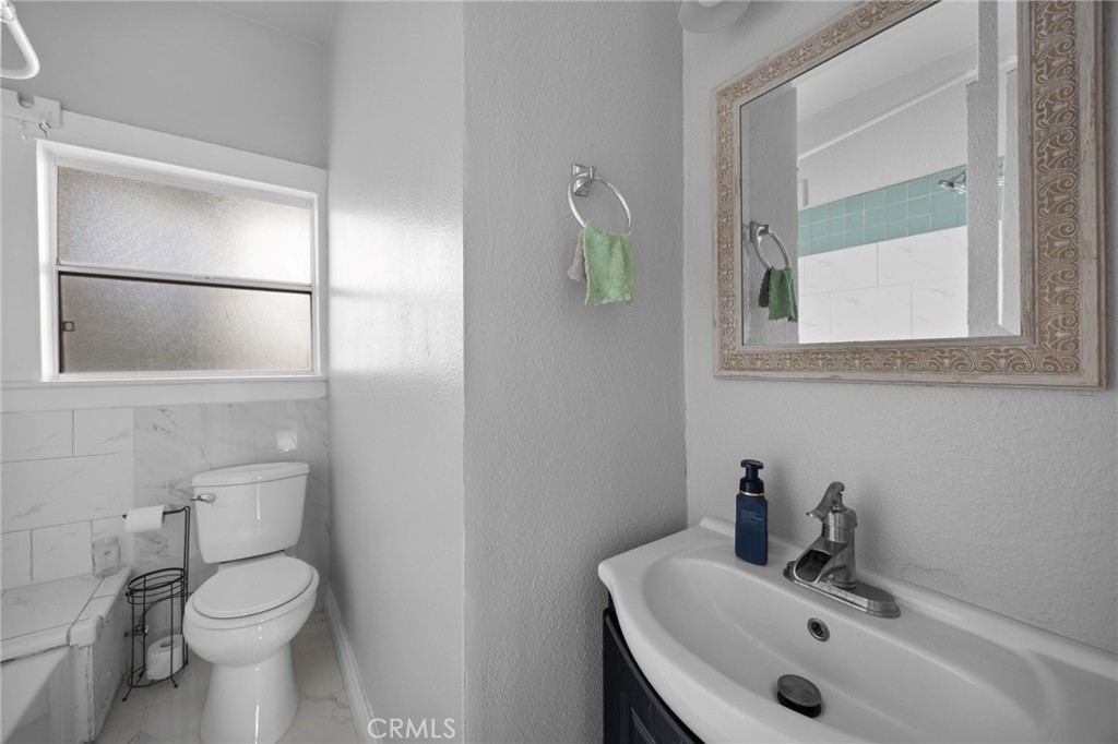 4125 S Figueroa 202 Property Photo 13