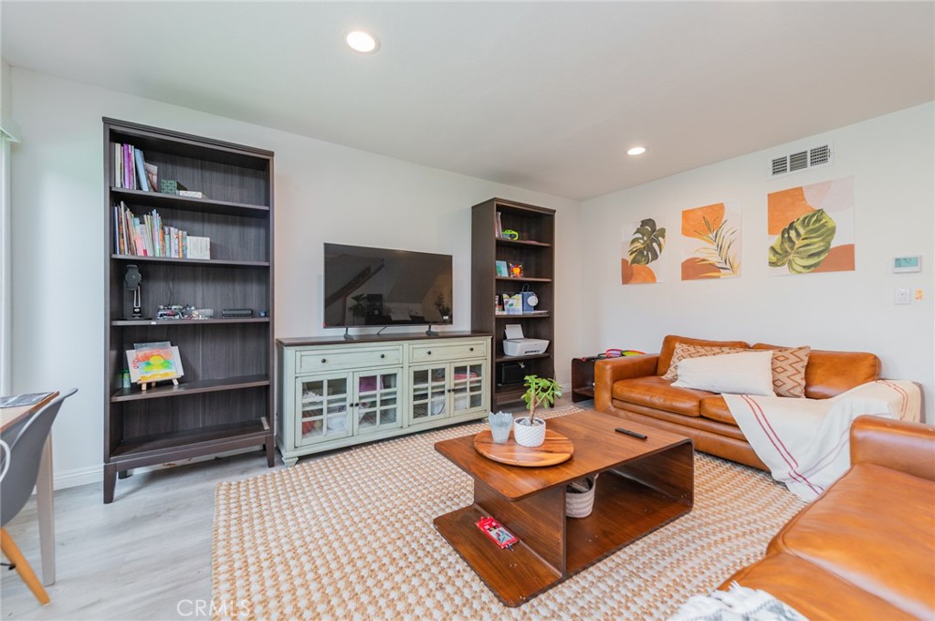 8 Deodar Property Photo 13