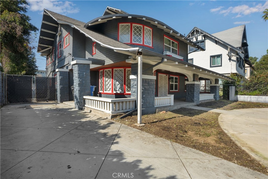 1527 S Wilton Property Photo 1