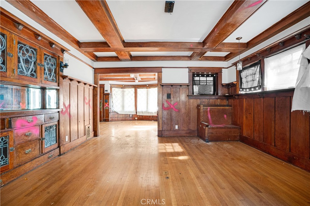1527 S Wilton Property Photo 9