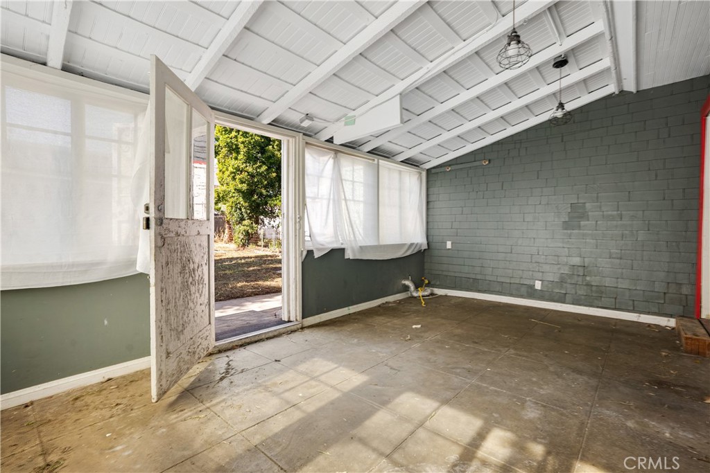 1527 S Wilton Property Photo 22