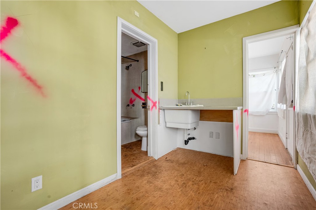 1527 S Wilton Property Photo 24