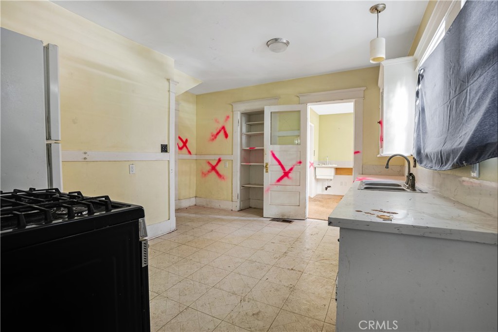 1527 S Wilton Property Photo 27